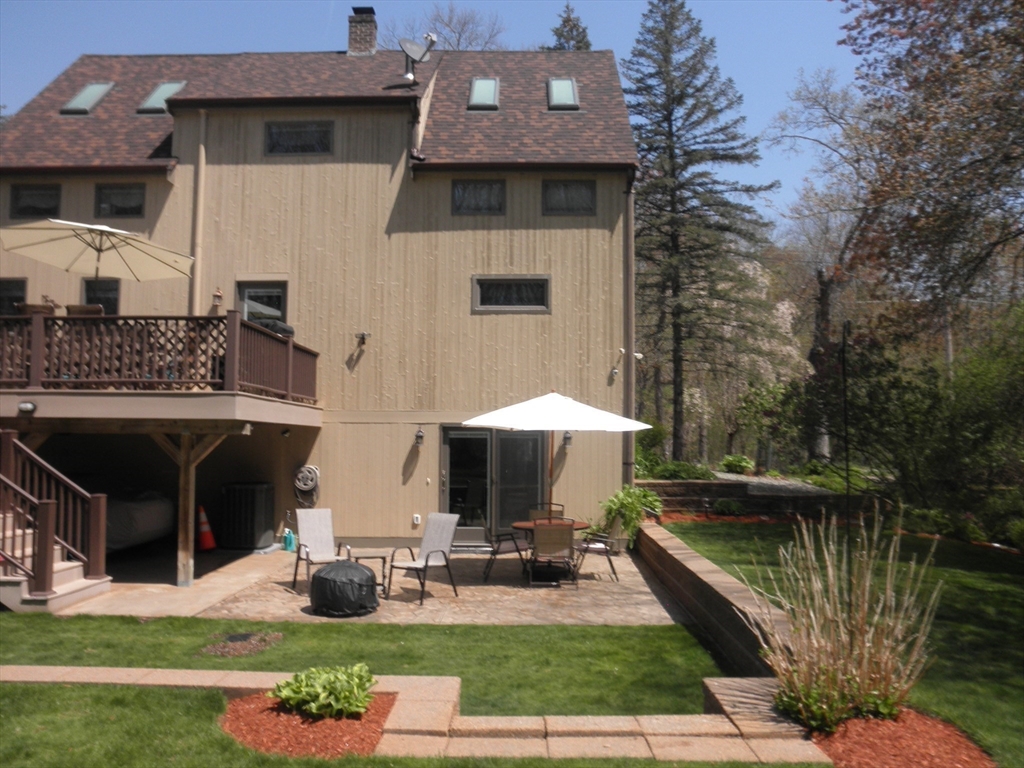 236 Cumberland Ave, North Attleboro, MA Photo #27