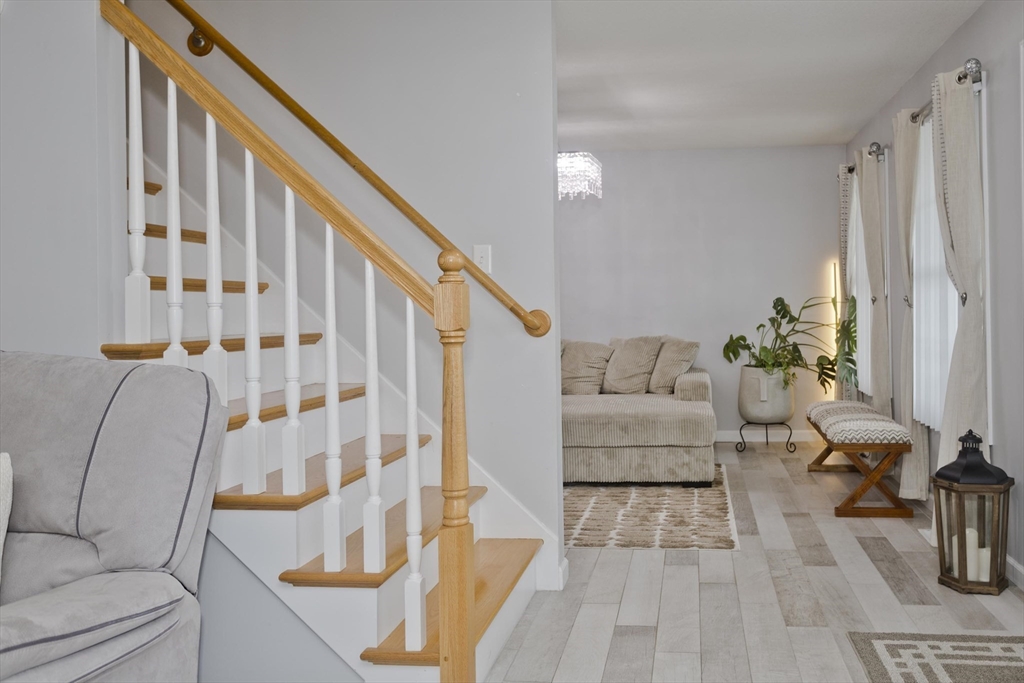 Springfield, Massachusetts 01104, United States, 4 Bedrooms Bedrooms, ,3 BathroomsBathrooms,Residential,Active,153634