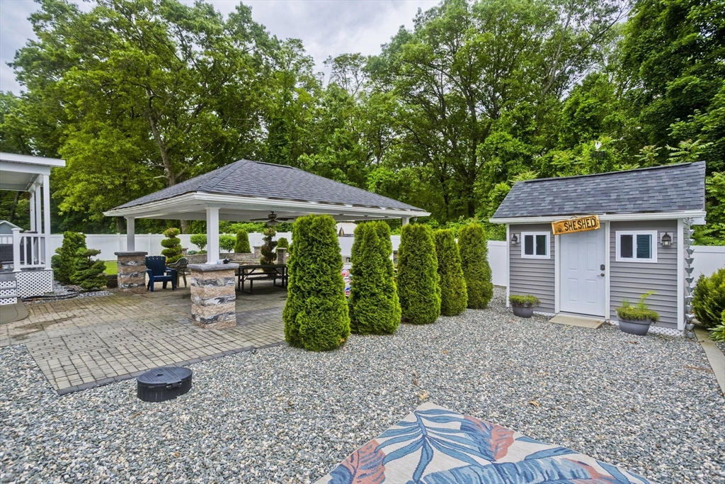 Springfield, Massachusetts 01104, United States, 4 Bedrooms Bedrooms, ,3 BathroomsBathrooms,Residential,Active,153634