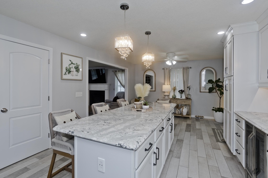 Springfield, Massachusetts 01104, United States, 4 Bedrooms Bedrooms, ,3 BathroomsBathrooms,Residential,Active,153634