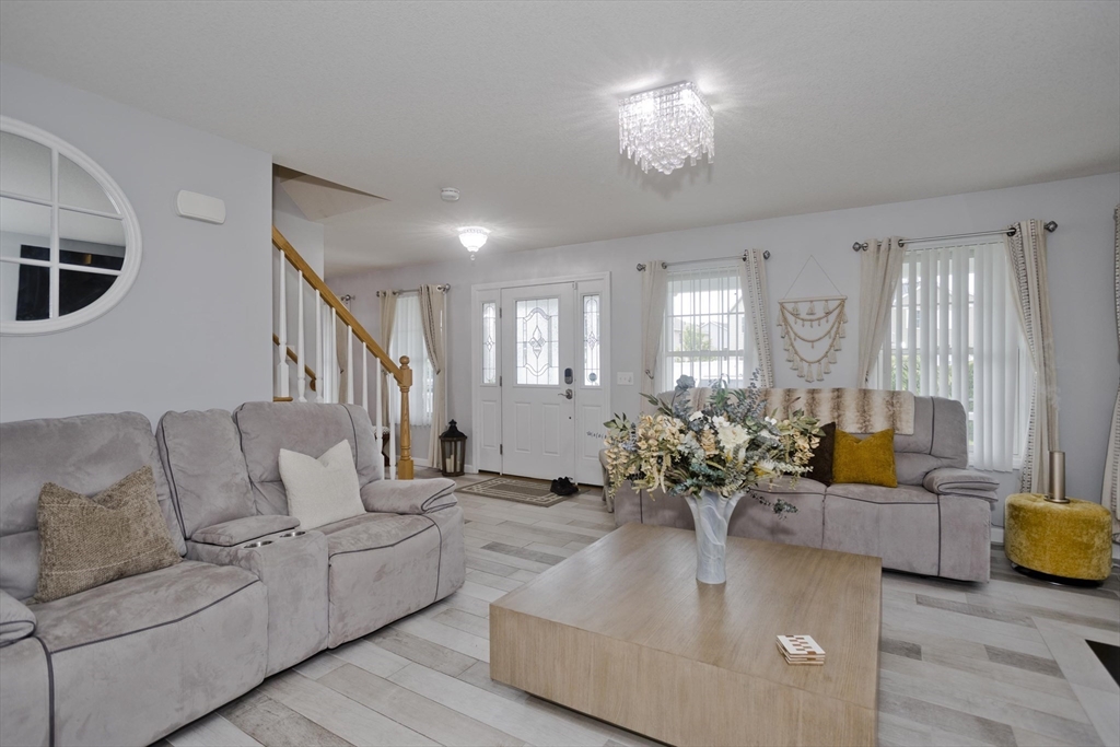 Springfield, Massachusetts 01104, United States, 4 Bedrooms Bedrooms, ,3 BathroomsBathrooms,Residential,Active,153634