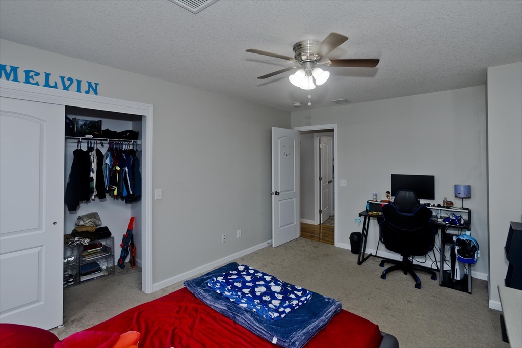 Springfield, Massachusetts 01104, United States, 4 Bedrooms Bedrooms, ,3 BathroomsBathrooms,Residential,Active,153634