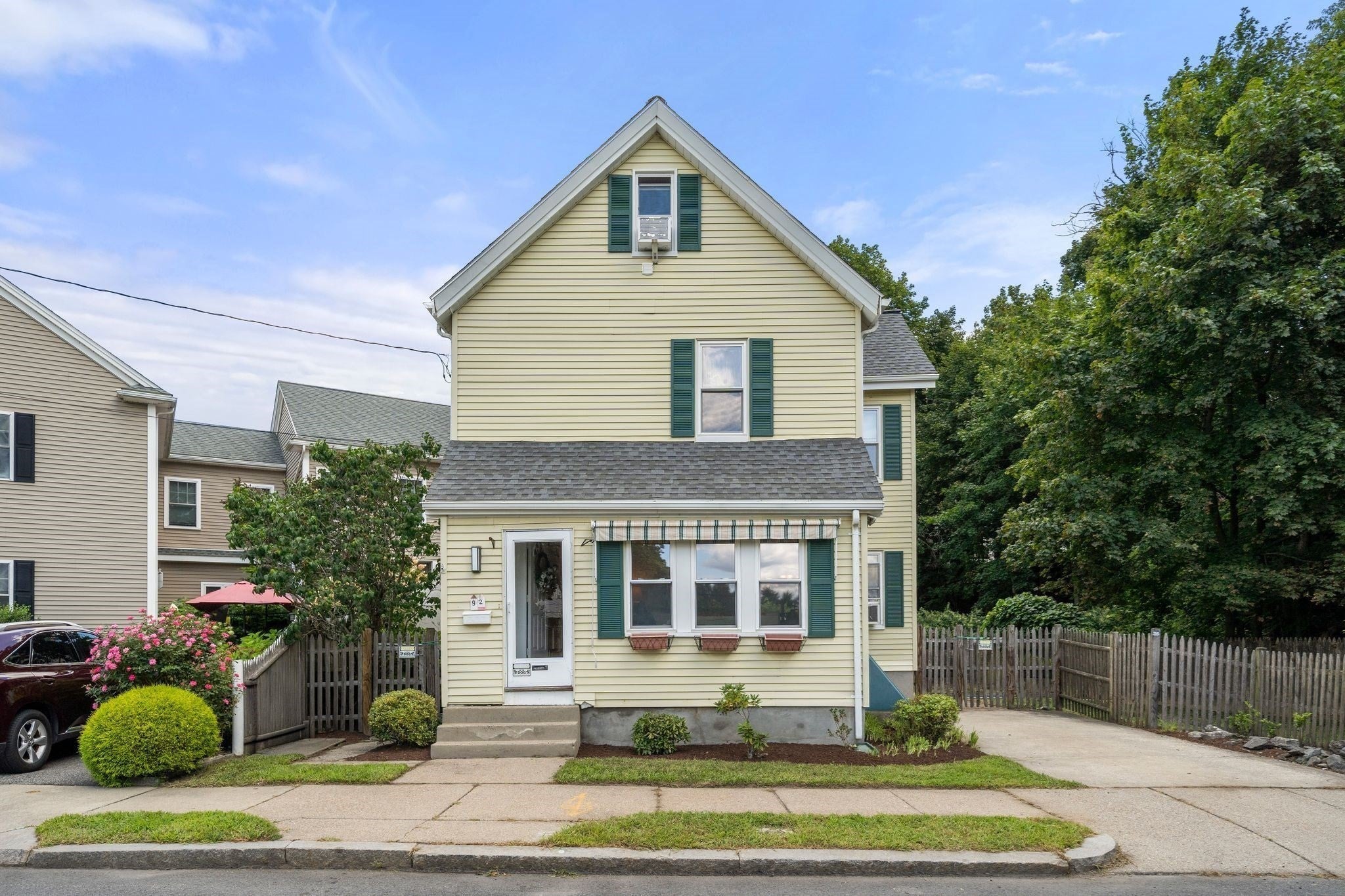 92 Allison St