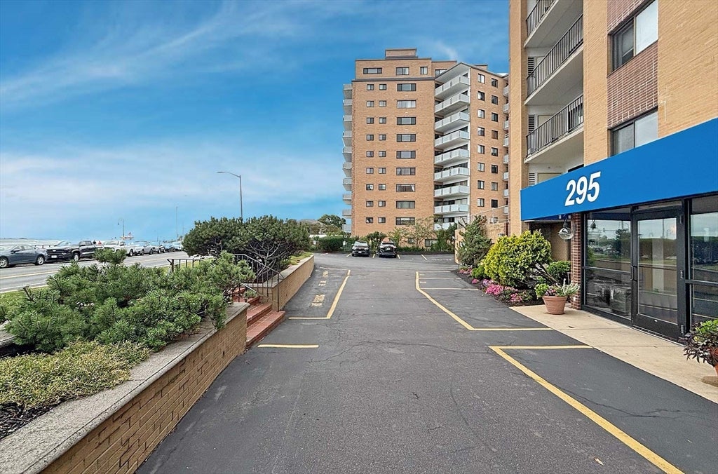 295 Lynn Shore Dr #104, Lynn, MA, 295 Lynn Shore Dr #104, Lynn, MA Photo #2