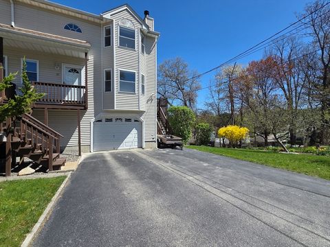Photo of 27 Middlesex Ave, Worcester, MA 01604 (MLS # 73510996)