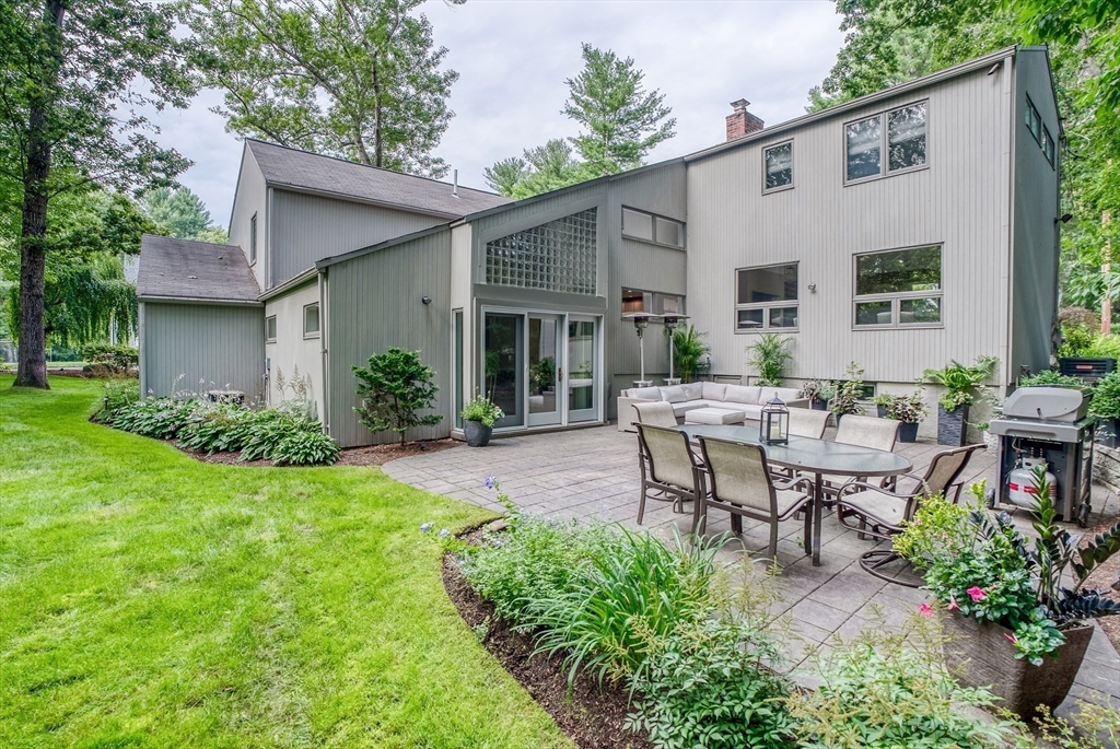 21 Hayden Ln
