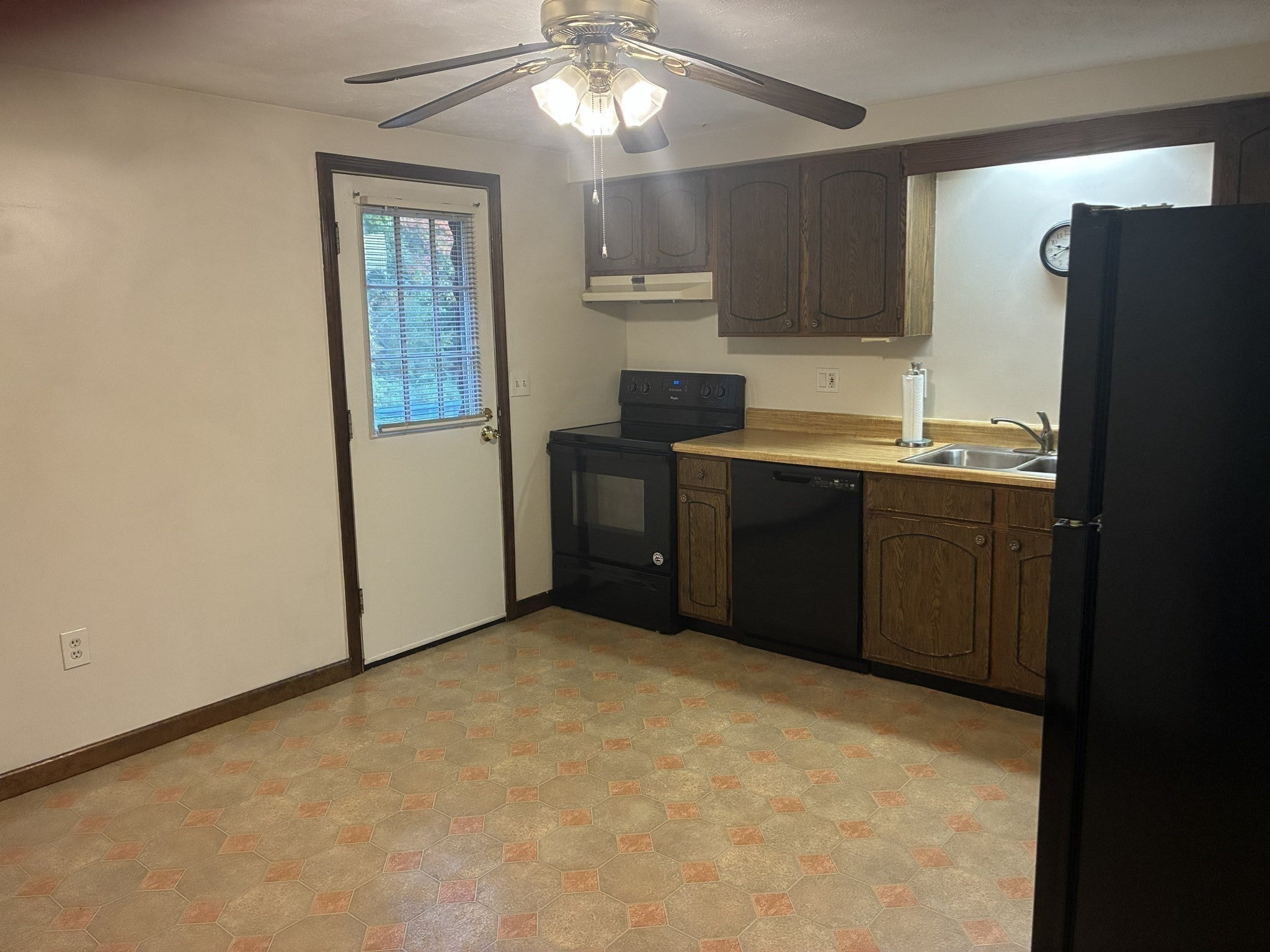 140-142 Bourne Street, Palmer, MA, 140-142 Bourne Street, Palmer, MA Photo #6