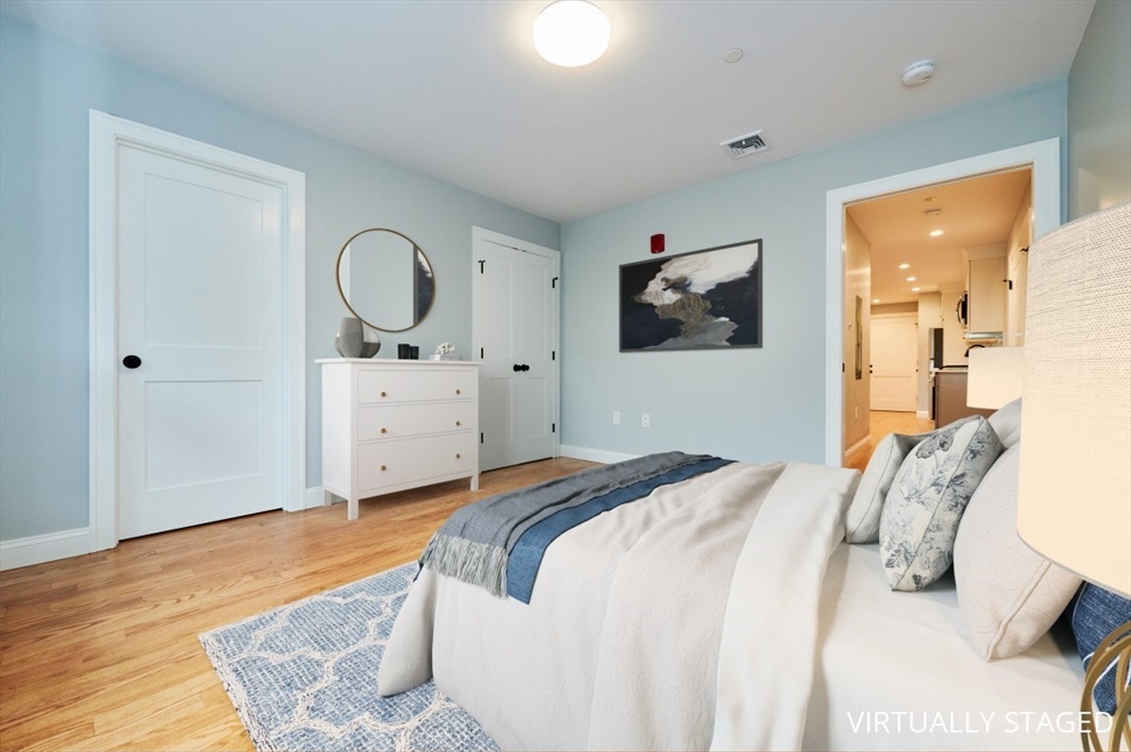 223 Saratoga St 203