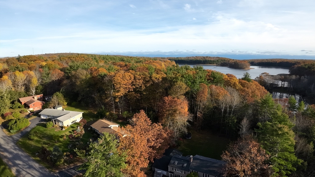 17 Crowningshield Dr