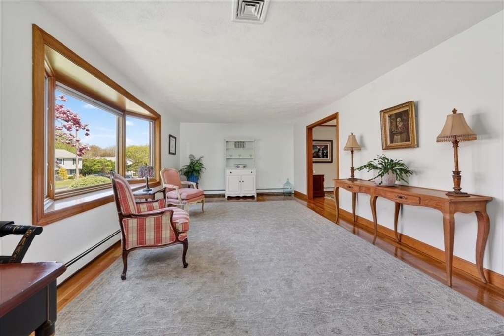 111 Barstow Dr, Braintree, MA Photo #5