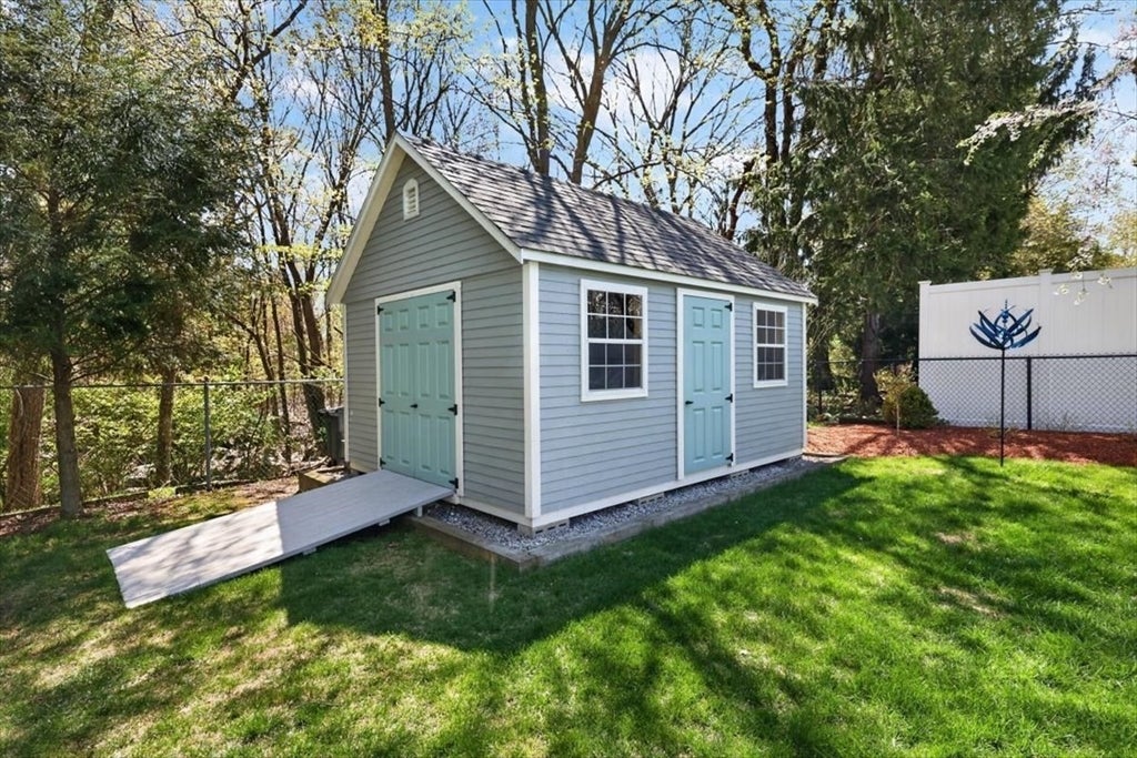111 Barstow Dr, Braintree, MA Photo #29
