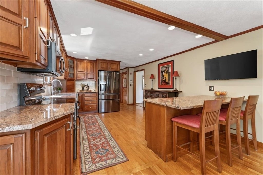 111 Barstow Dr, Braintree, MA Photo #8