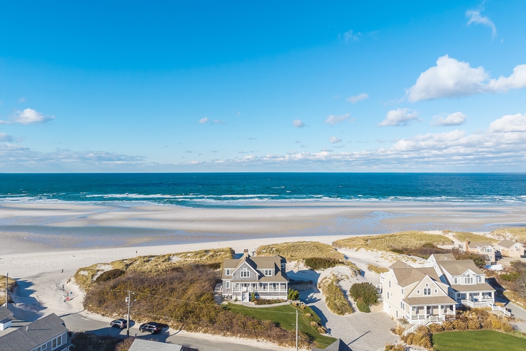 Dennis, Massachusetts 02638, United States, 4 Bedrooms Bedrooms, ,5 BathroomsBathrooms,Residential,Active,243074