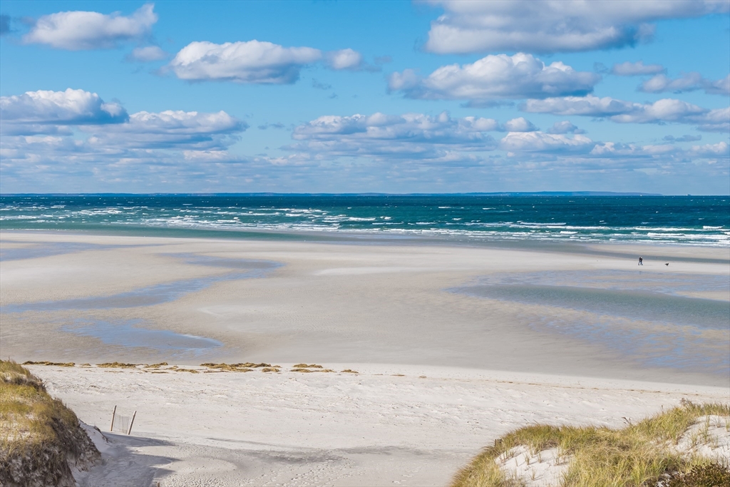 Dennis, Massachusetts 02638, United States, 4 Bedrooms Bedrooms, ,5 BathroomsBathrooms,Residential,Active,243074