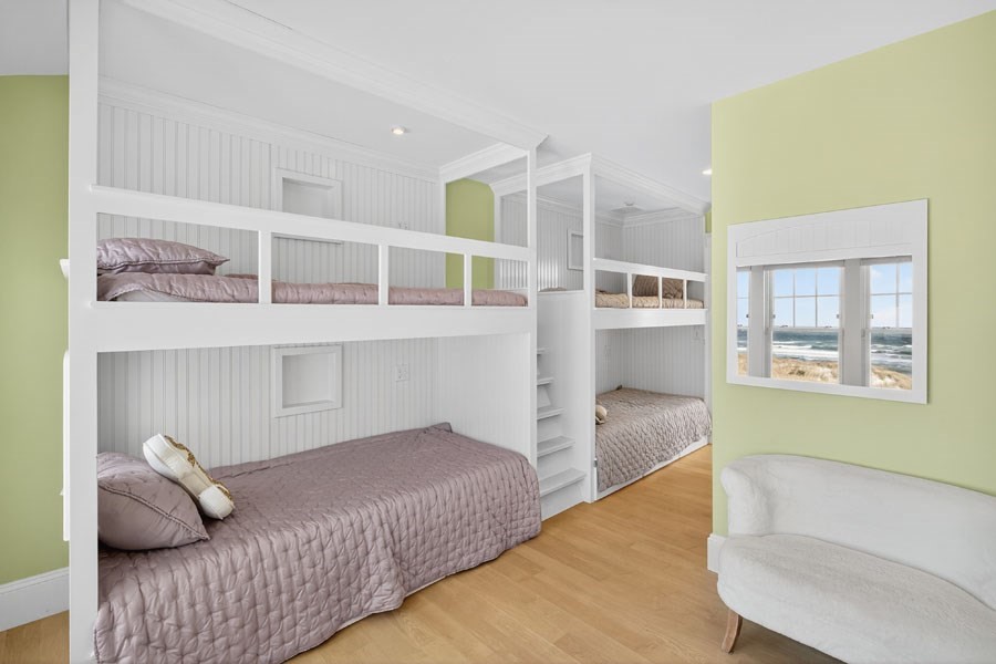 Dennis, Massachusetts 02638, United States, 4 Bedrooms Bedrooms, ,5 BathroomsBathrooms,Residential,Active,243074