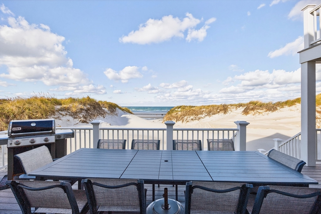 Dennis, Massachusetts 02638, United States, 4 Bedrooms Bedrooms, ,5 BathroomsBathrooms,Residential,Active,243074