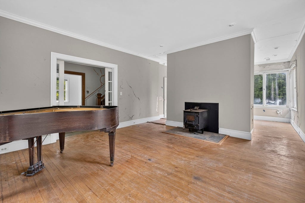 35 Leominster Rd, Lunenburg, MA Photo #5