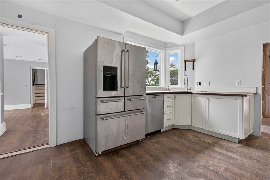 35 Leominster Rd, Lunenburg, MA Photo #8