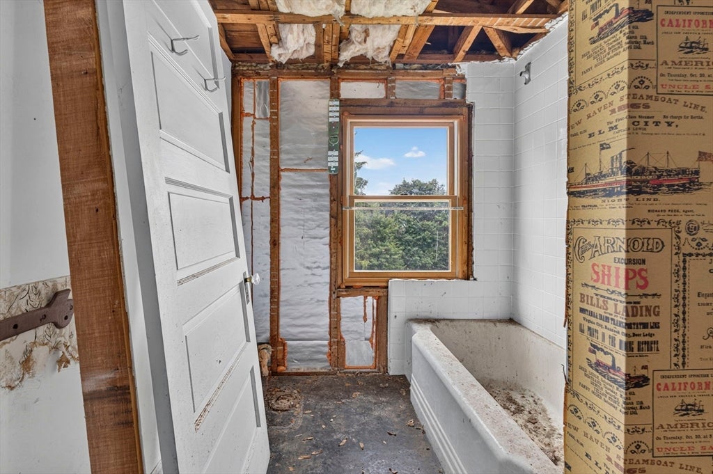 35 Leominster Rd, Lunenburg, MA Photo #22