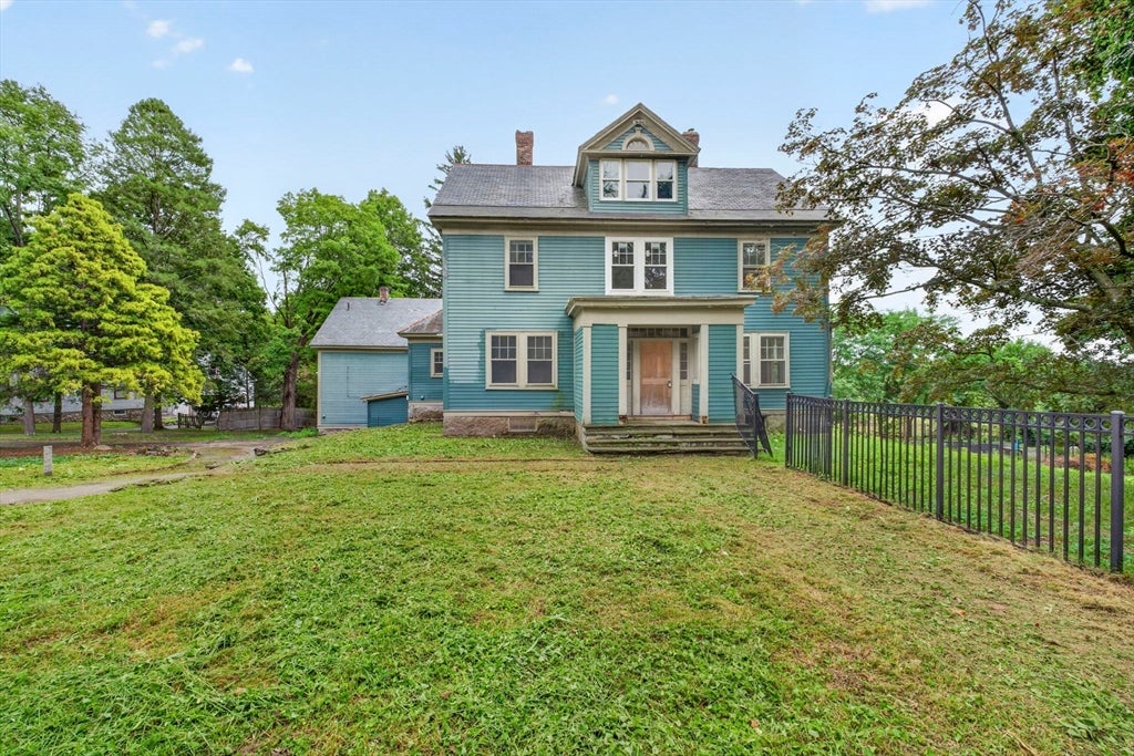 35 Leominster Rd, Lunenburg, MA Photo #2