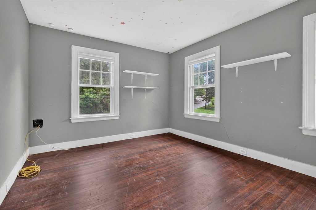 35 Leominster Rd, Lunenburg, MA Photo #13