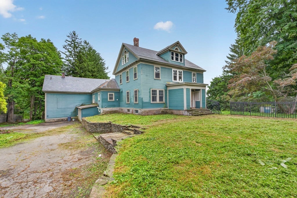 35 Leominster Rd, Lunenburg, MA Photo #3