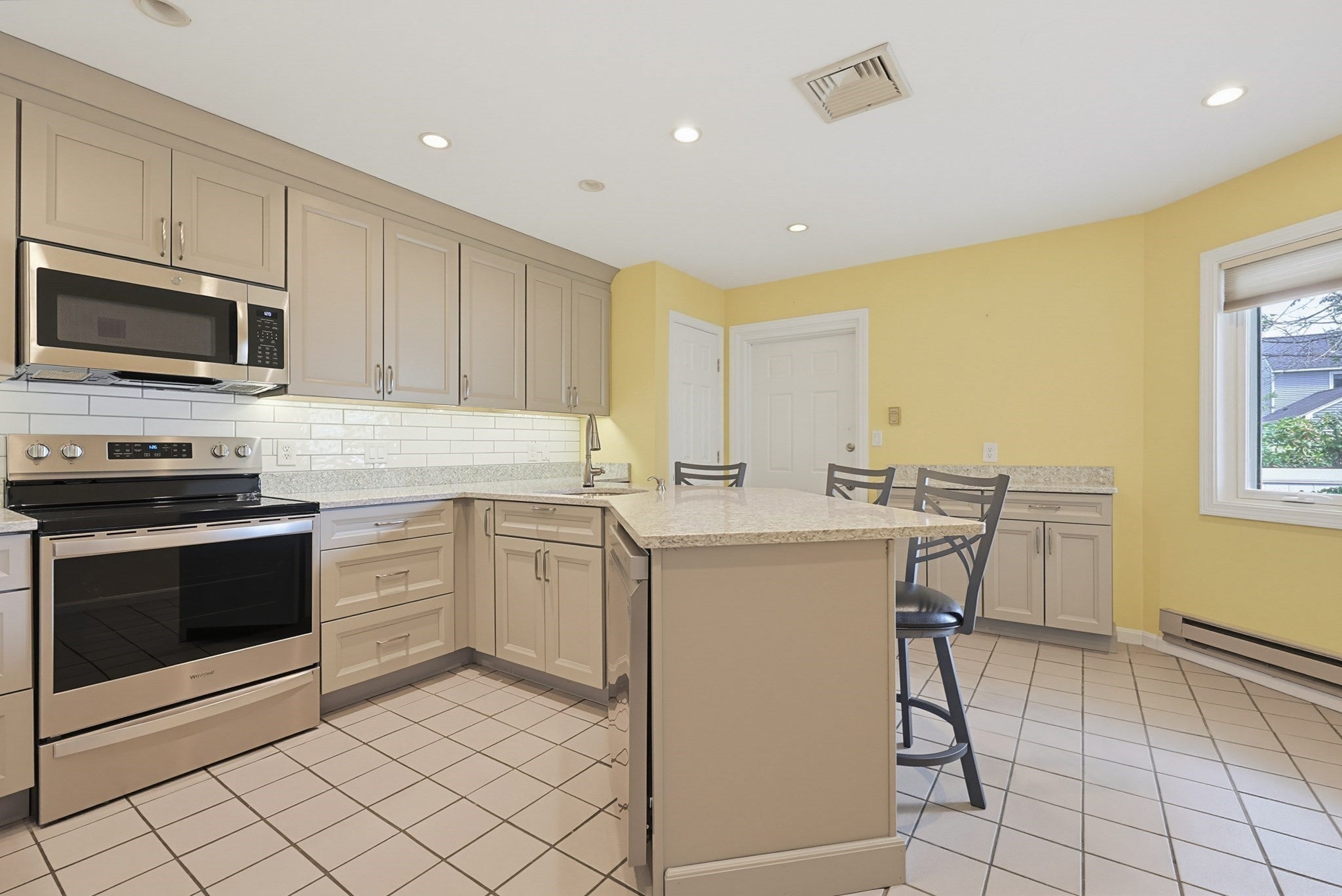 12 Fairway Dr Golfview, Plymouth, MA, 12 Fairway Dr Golfview, Plymouth, MA Photo #4