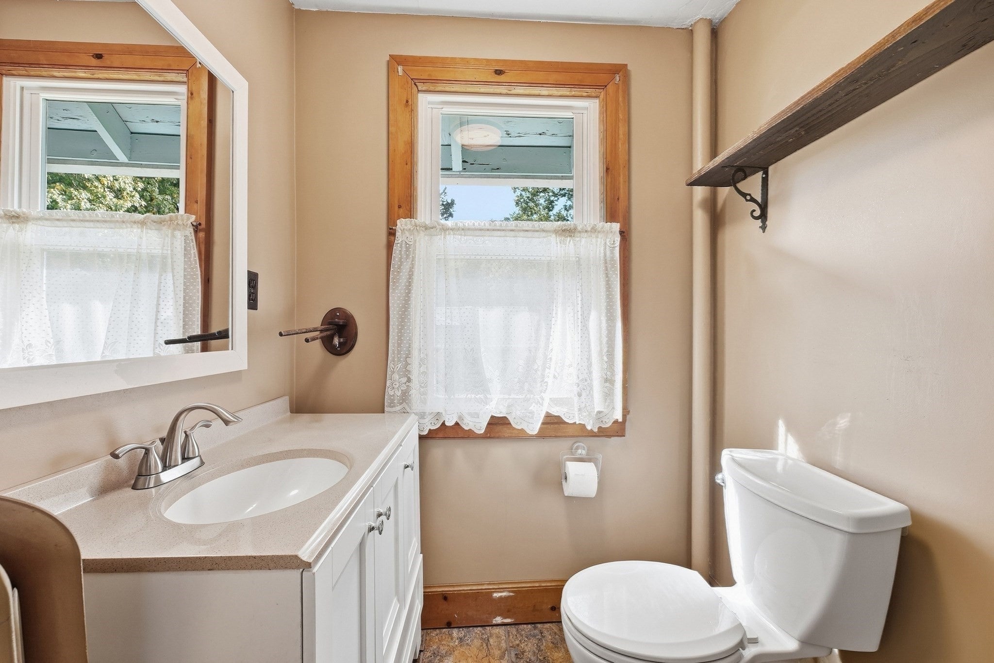 102 Tiffany St, Springfield, MA Photo #25