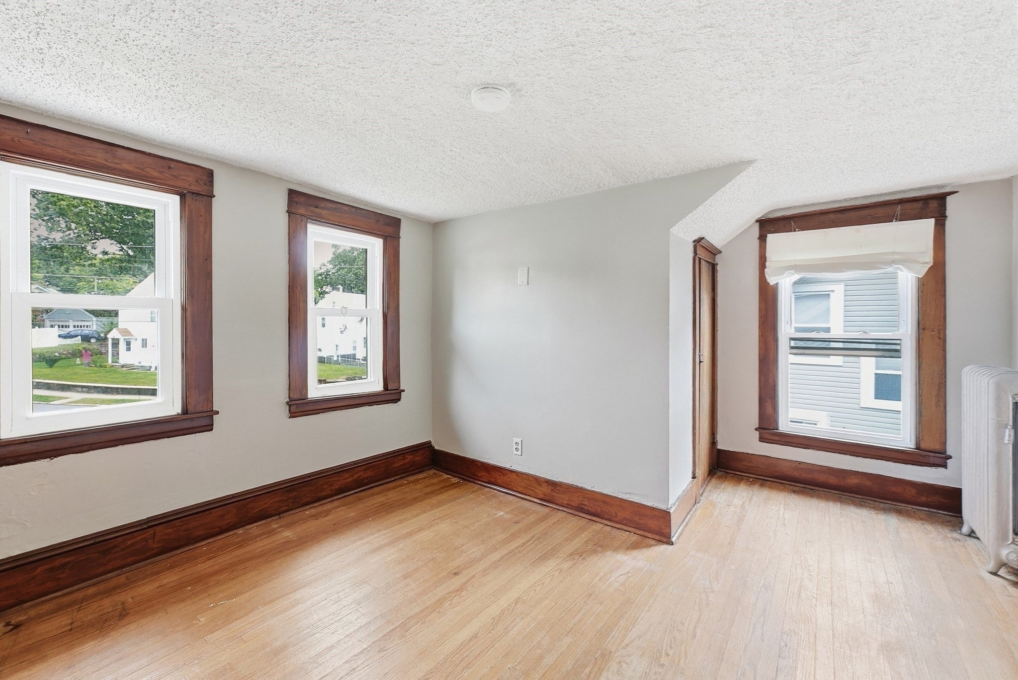 102 Tiffany St, Springfield, MA Photo #21