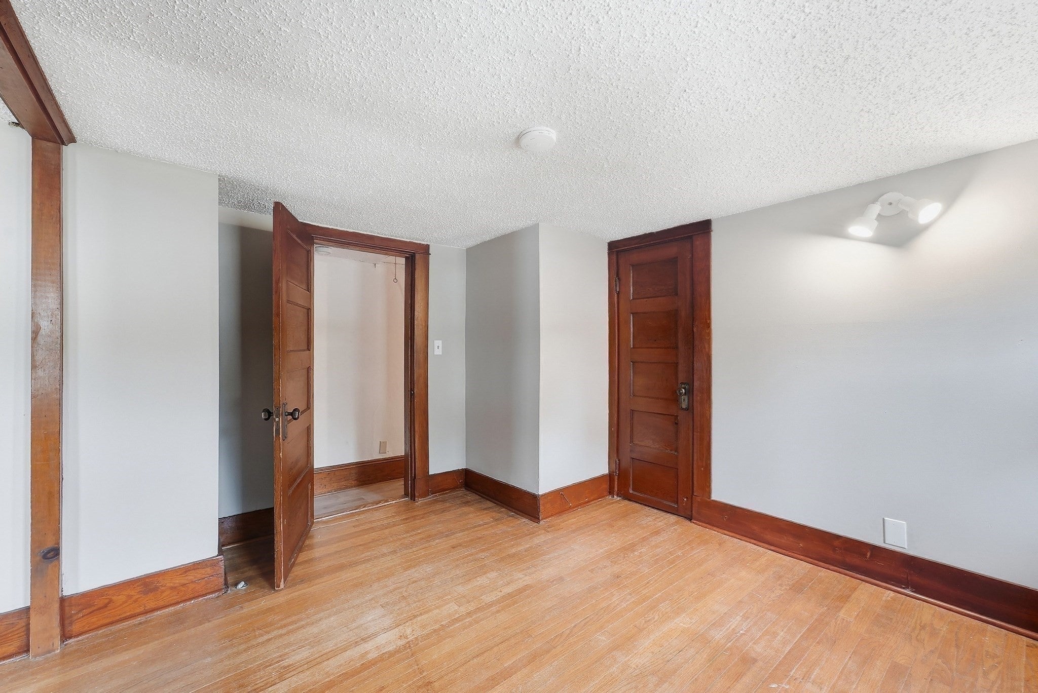 102 Tiffany St, Springfield, MA Photo #20