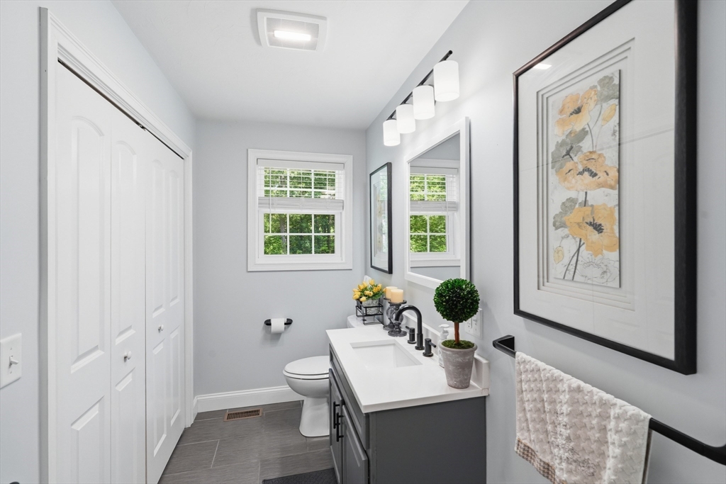 23 Richard K Stevens Dr, North Attleboro, MA Photo #9