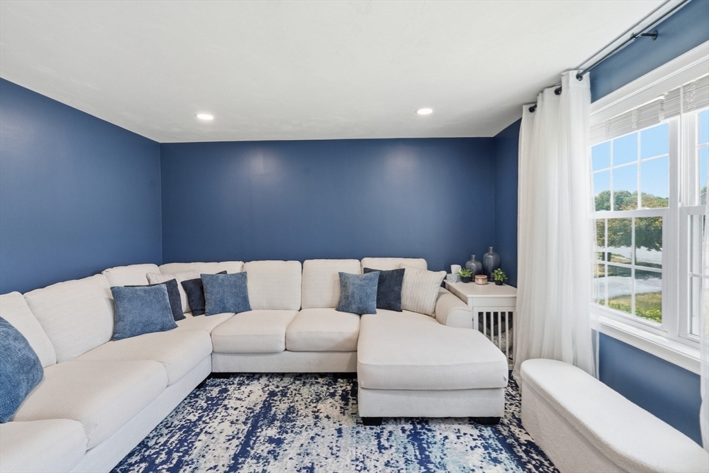 23 Richard K Stevens Dr, North Attleboro, MA Photo #8