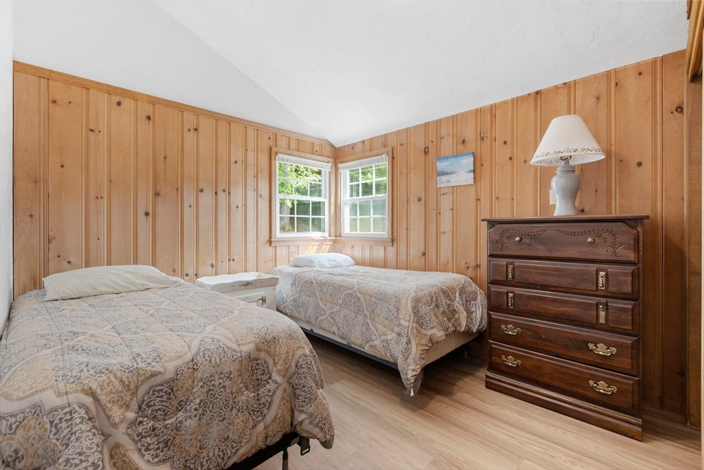 4 Shore Ln, Holland, MA Photo #16
