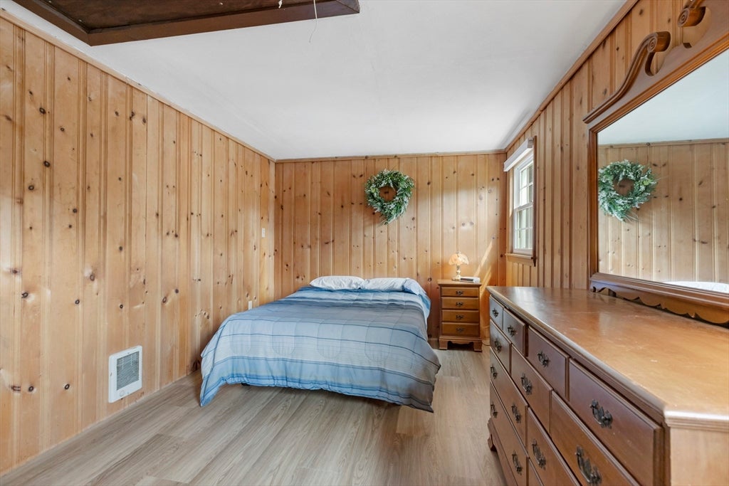 4 Shore Ln, Holland, MA Photo #20
