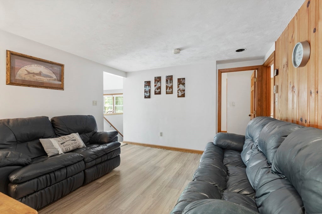 4 Shore Ln, Holland, MA Photo #14