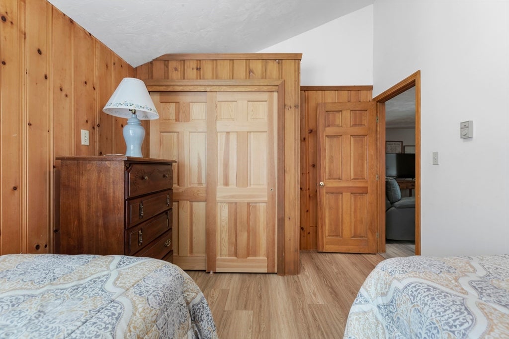 4 Shore Ln, Holland, MA Photo #17