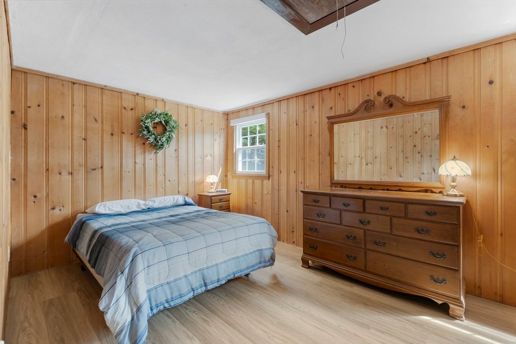 4 Shore Ln, Holland, MA Photo #22