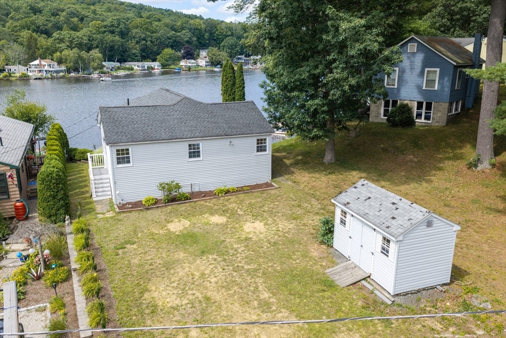 4 Shore Ln, Holland, MA Photo #2