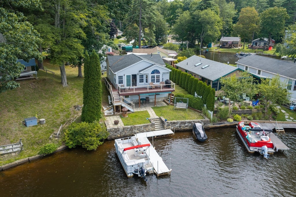 4 Shore Ln, Holland, MA Photo #3