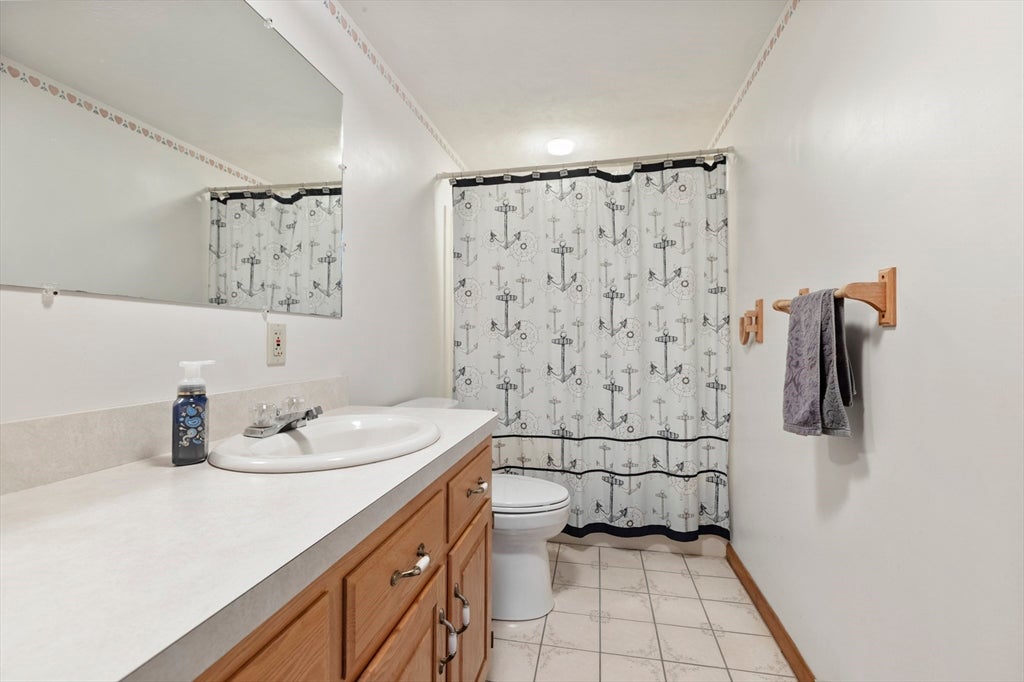 4 Shore Ln, Holland, MA Photo #12