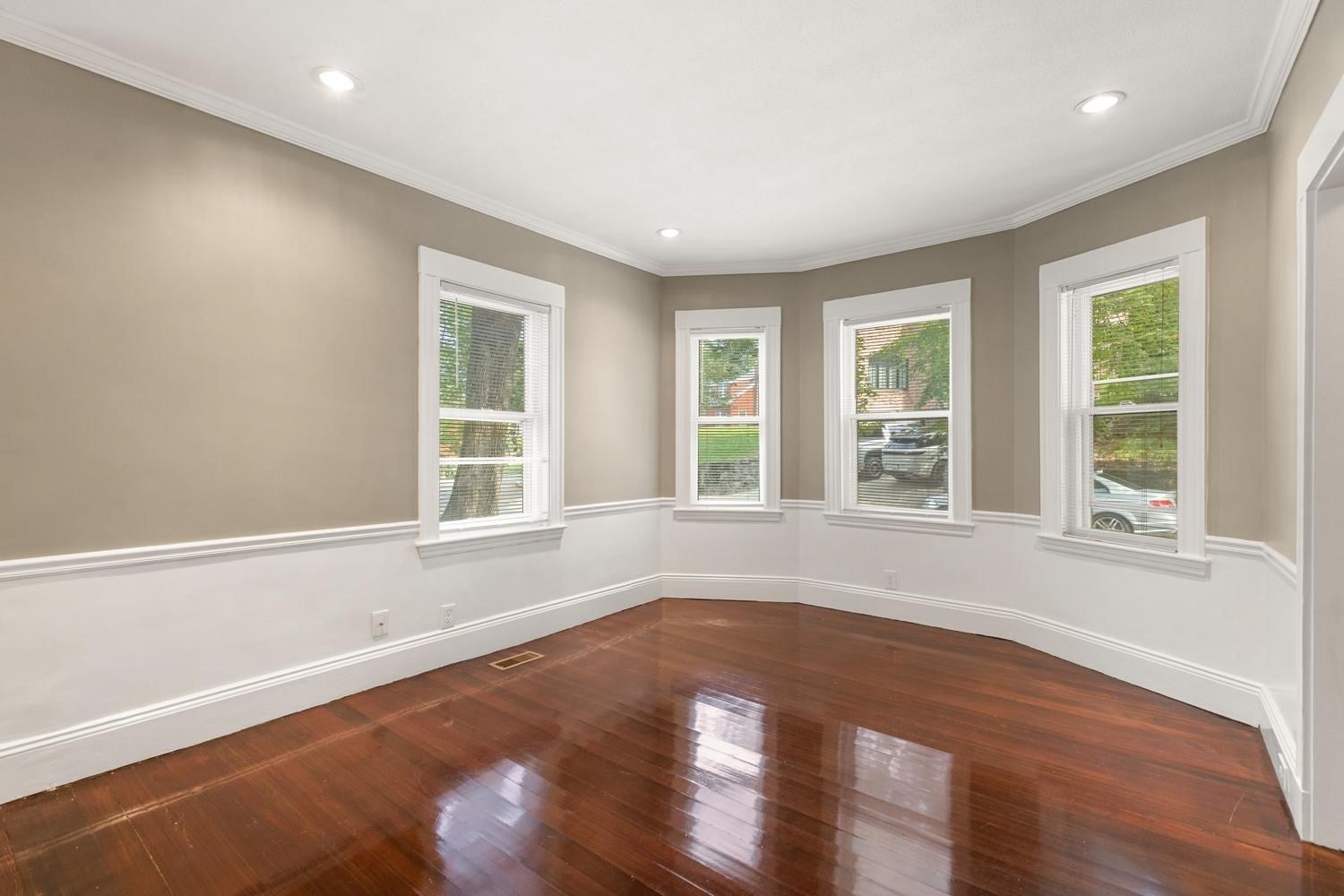 51 Wolcott Rd #1, Brookline, MA Photo #4
