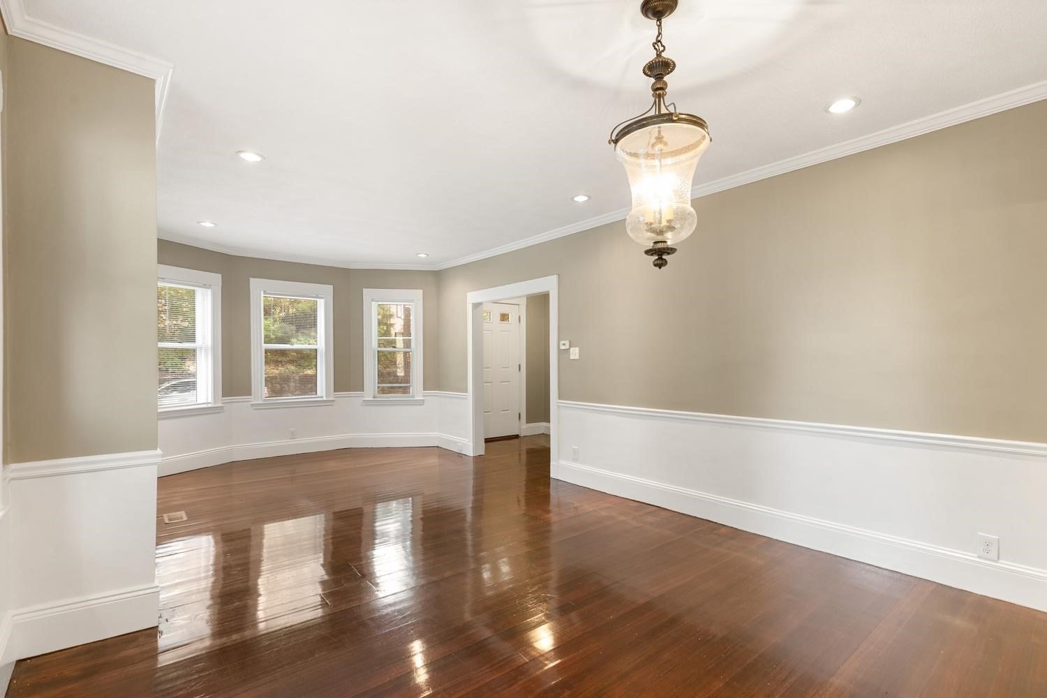 51 Wolcott Rd #1, Brookline, MA Photo #8