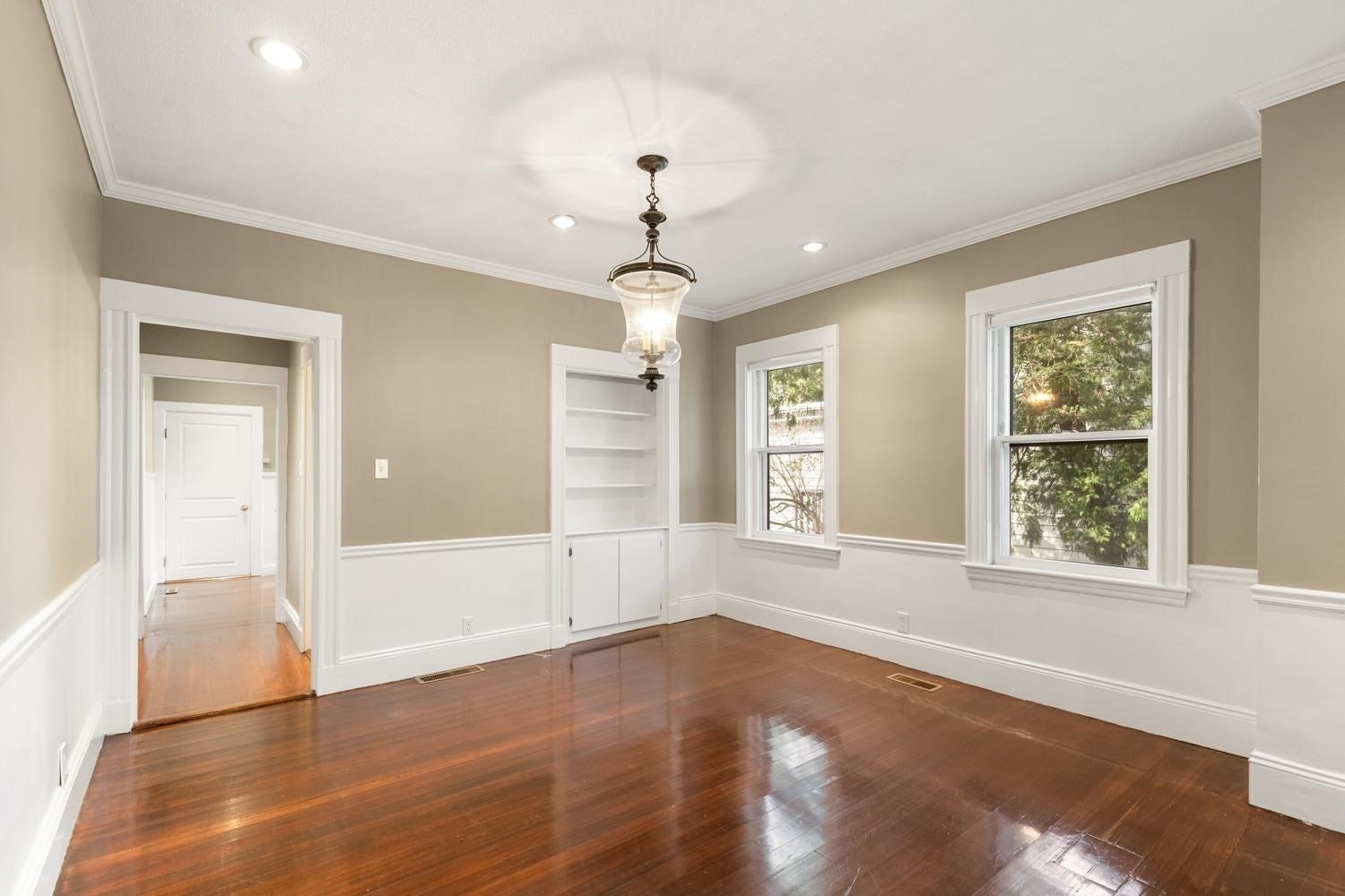 51 Wolcott Rd #1, Brookline, MA Photo #2