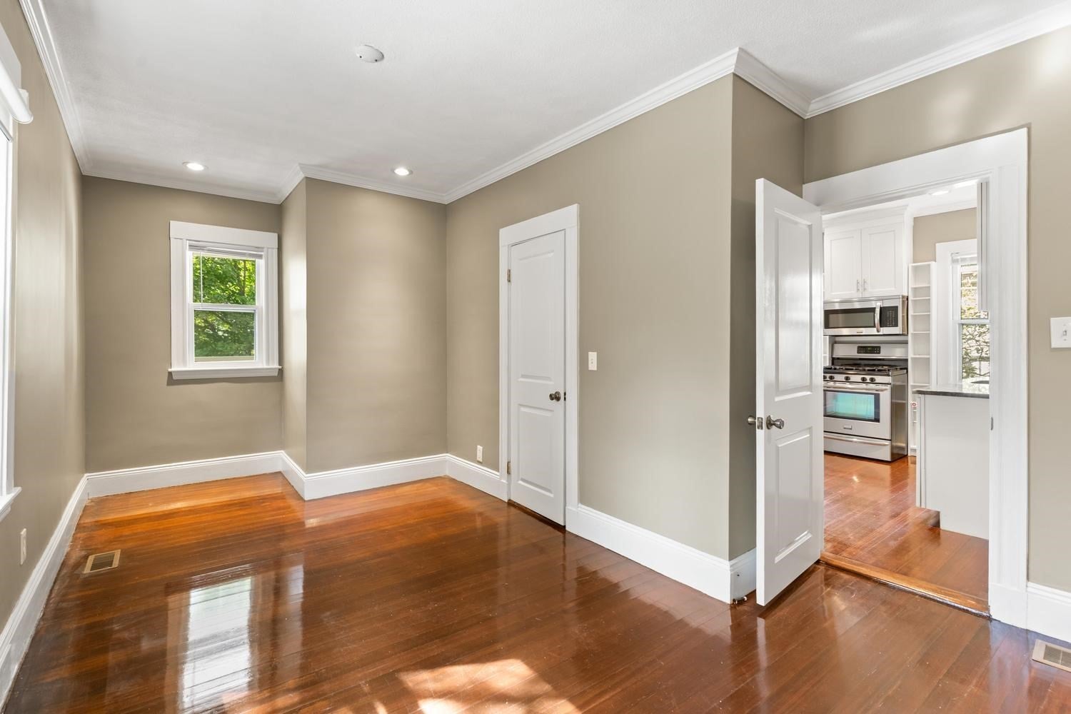 51 Wolcott Rd #1, Brookline, MA Photo #18
