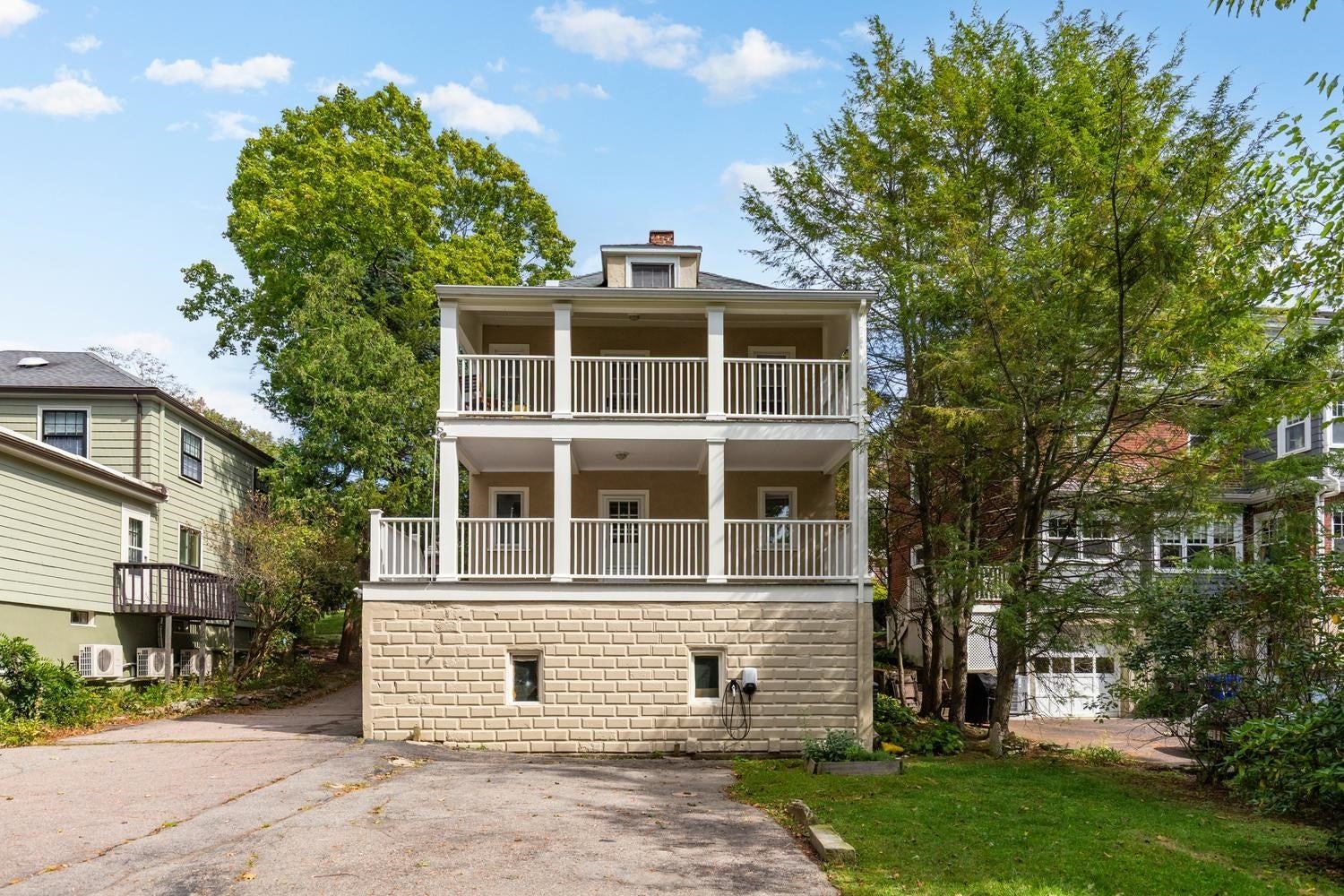 51 Wolcott Rd #1, Brookline, MA Photo #29