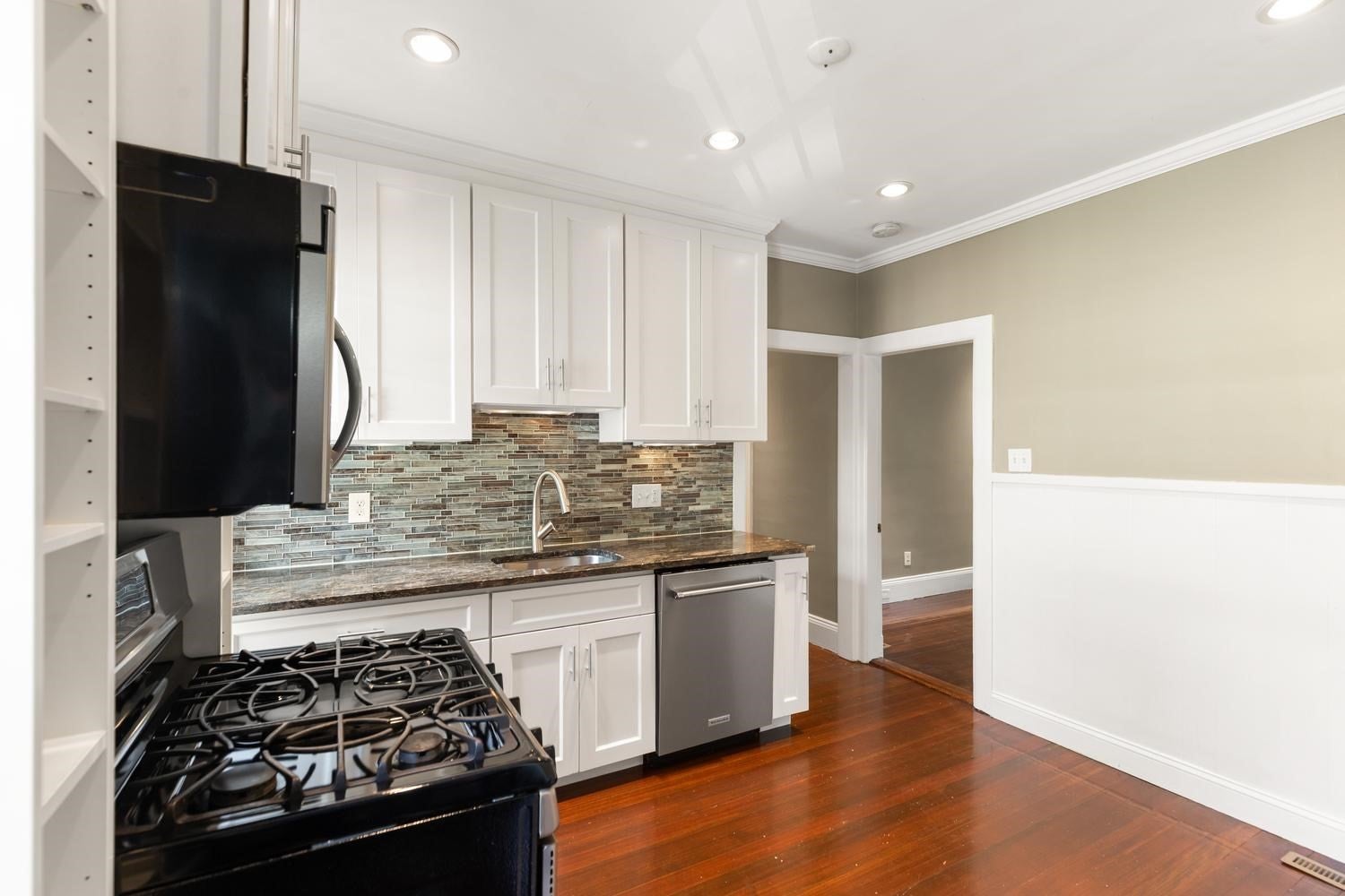 51 Wolcott Rd #1, Brookline, MA Photo #15