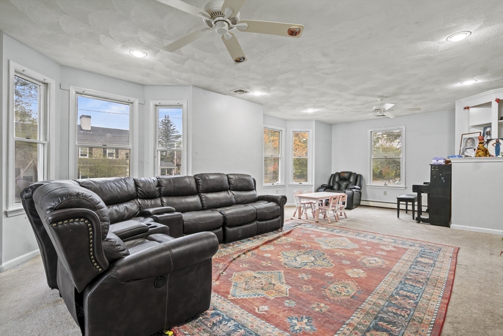 18 Central St