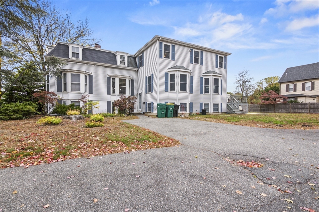 18 Central St