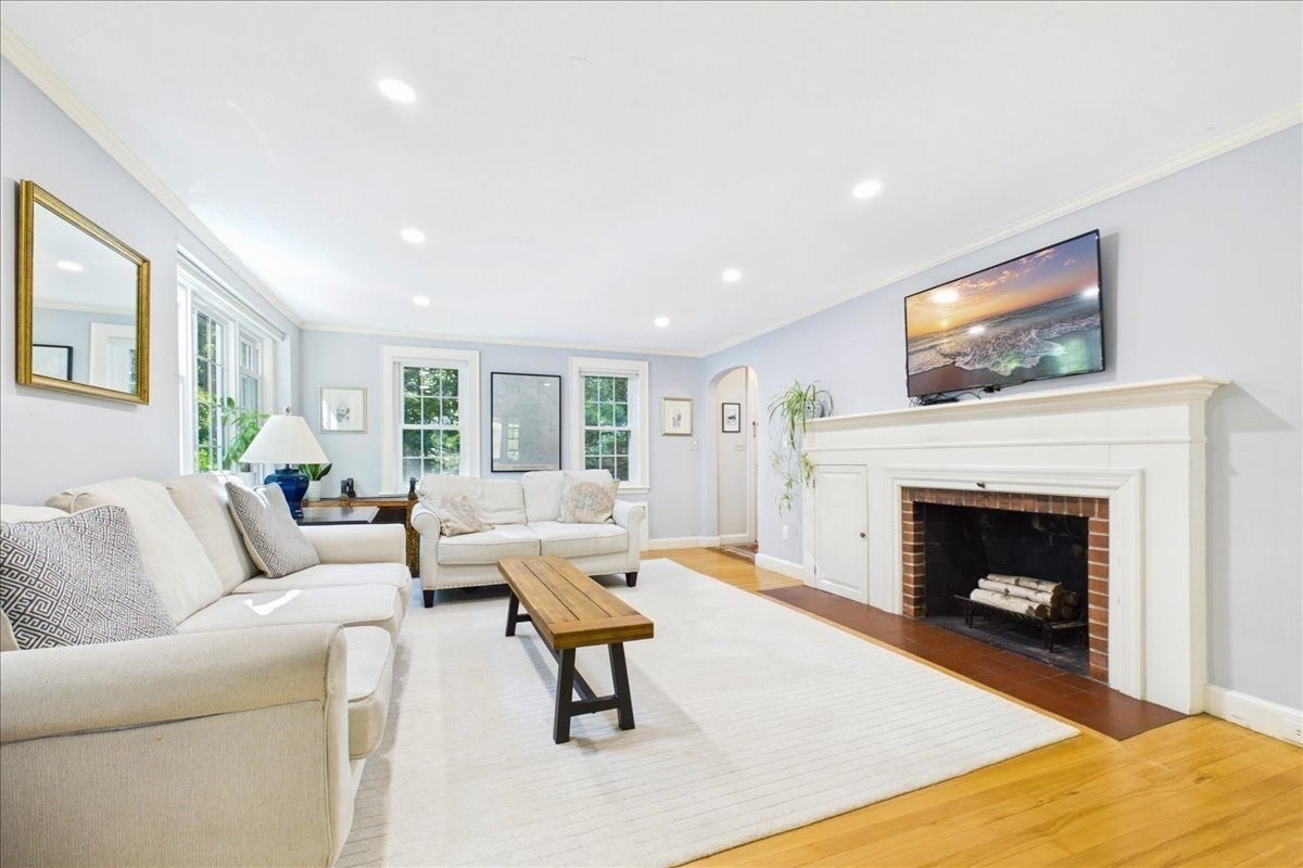 13 Millbrook Rd