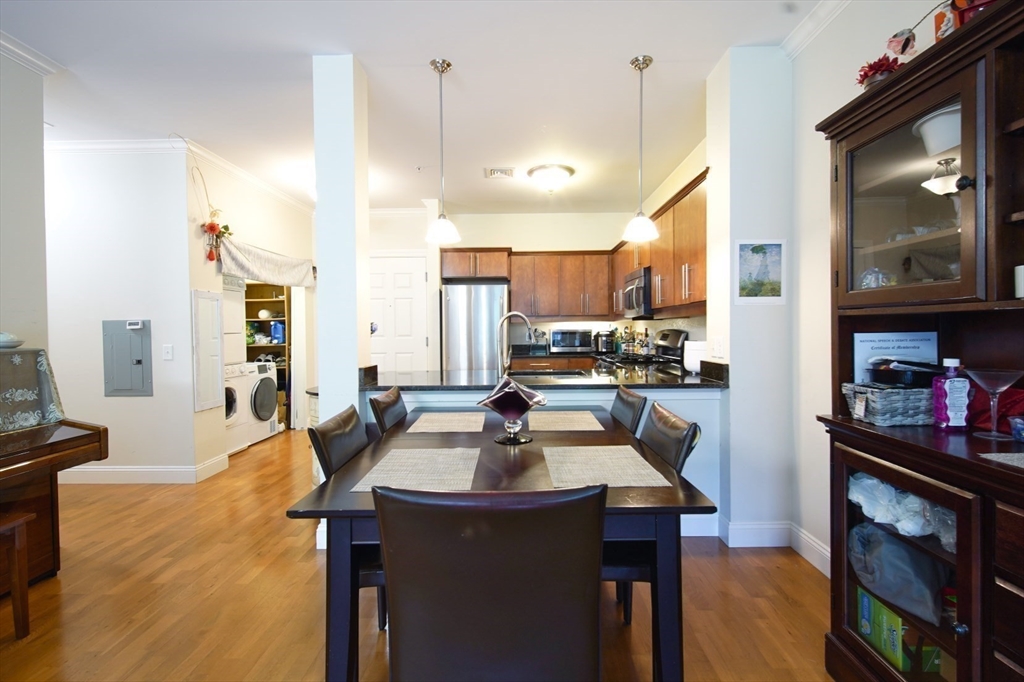 35 Commonwealth Ave 404
